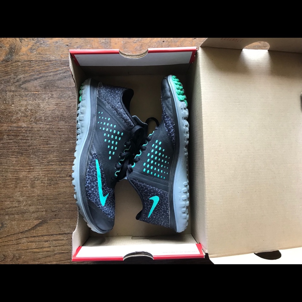 NIKE FITSOLE RUNNING SNEAKER